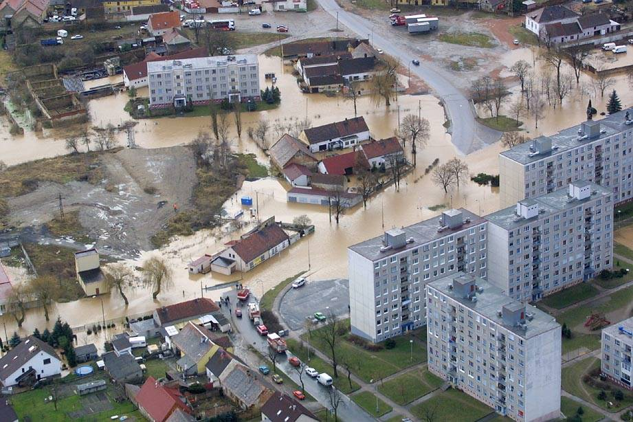 Povodeň leden 2003 v centru Nýřan u Staročeského náměstí 